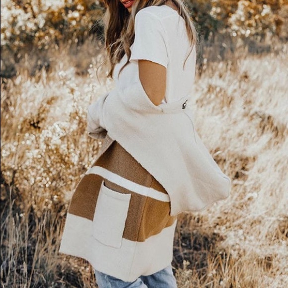 Lulus Sweaters - Lulus S/M Carlsbad Tan and Beige Hooded Cardigan